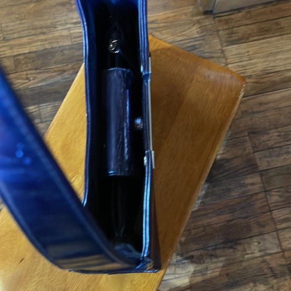 Guess Purple Handbag - Picture 5 of 7